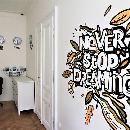 The Republic Garden Hostel Prague Luaran gambar