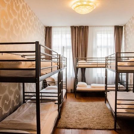 The Republic Garden Hostel Prague Luaran gambar