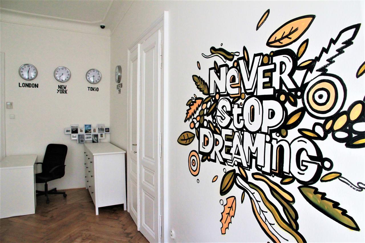 The Republic Garden Hostel Prague Luaran gambar
