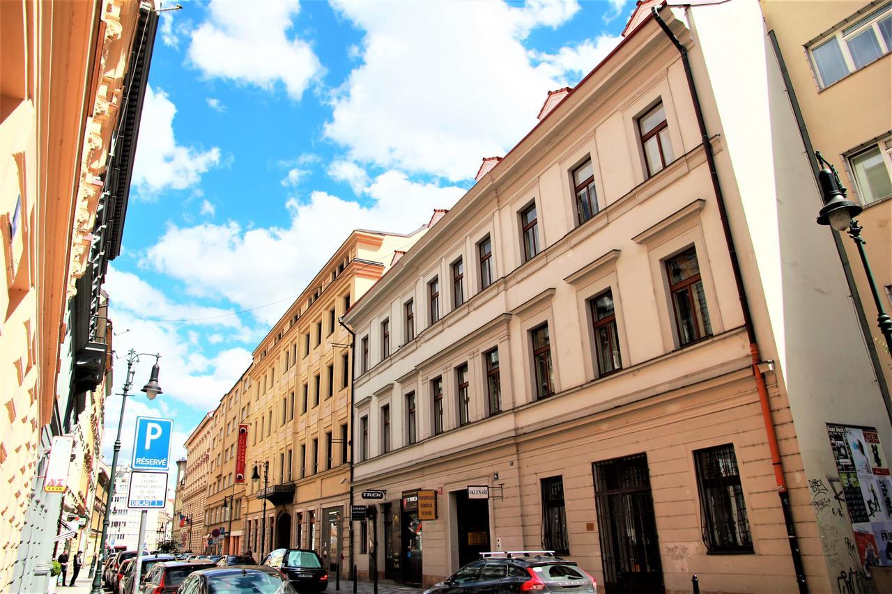 The Republic Garden Hostel Prague Luaran gambar