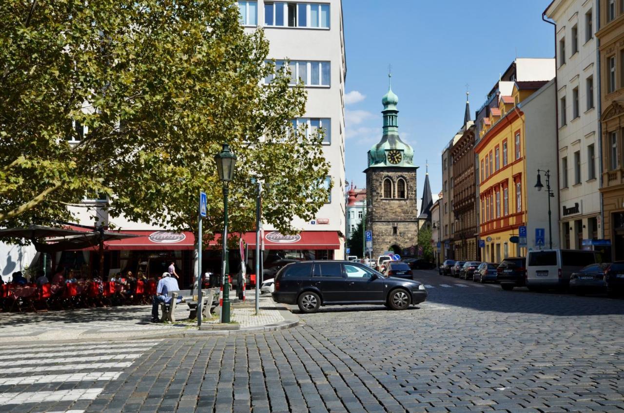 The Republic Garden Hostel Prague Luaran gambar