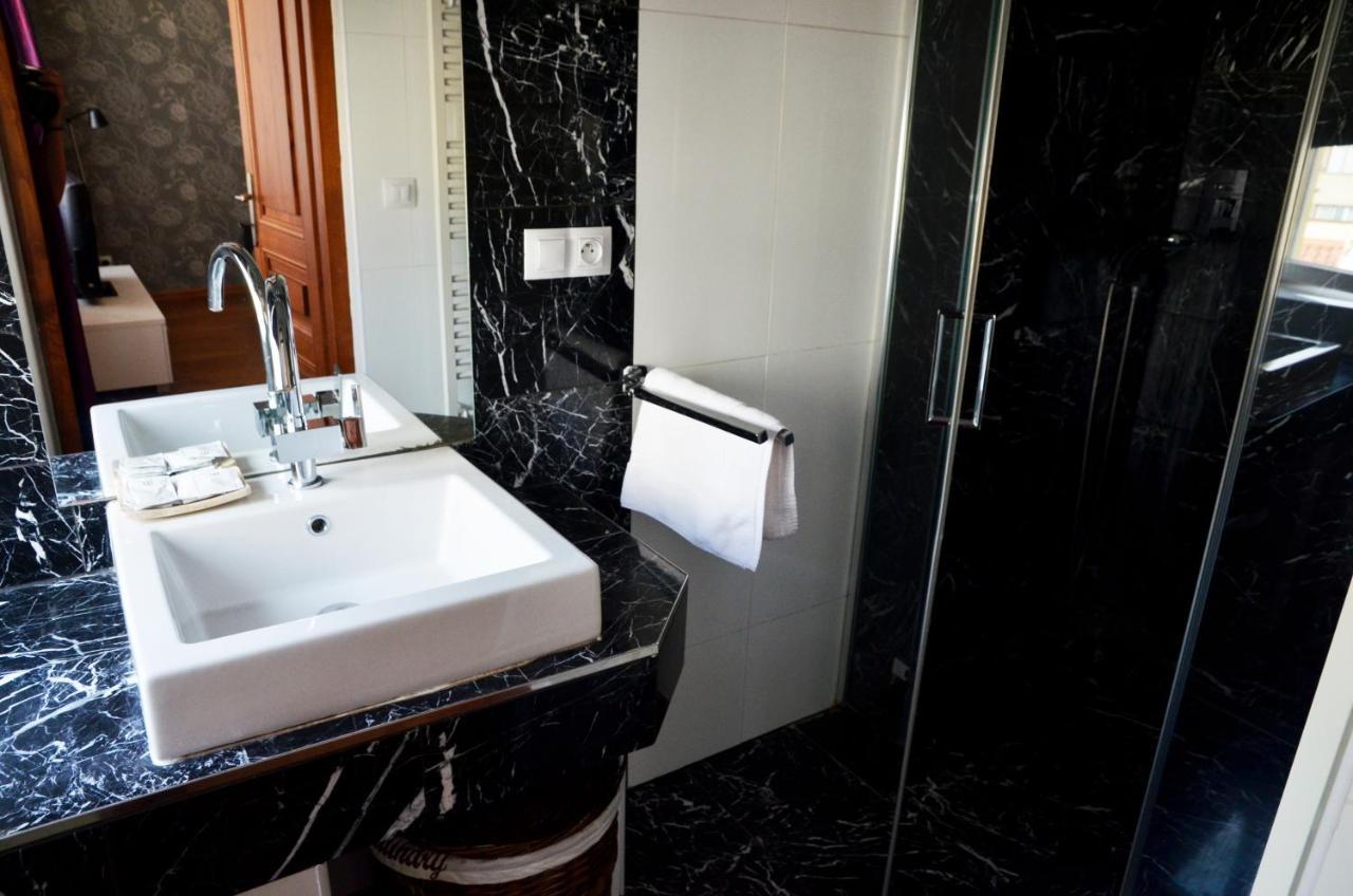 The Republic Garden Hostel Prague Luaran gambar