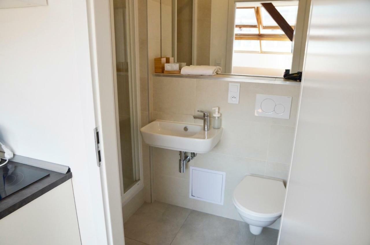 The Republic Garden Hostel Prague Luaran gambar