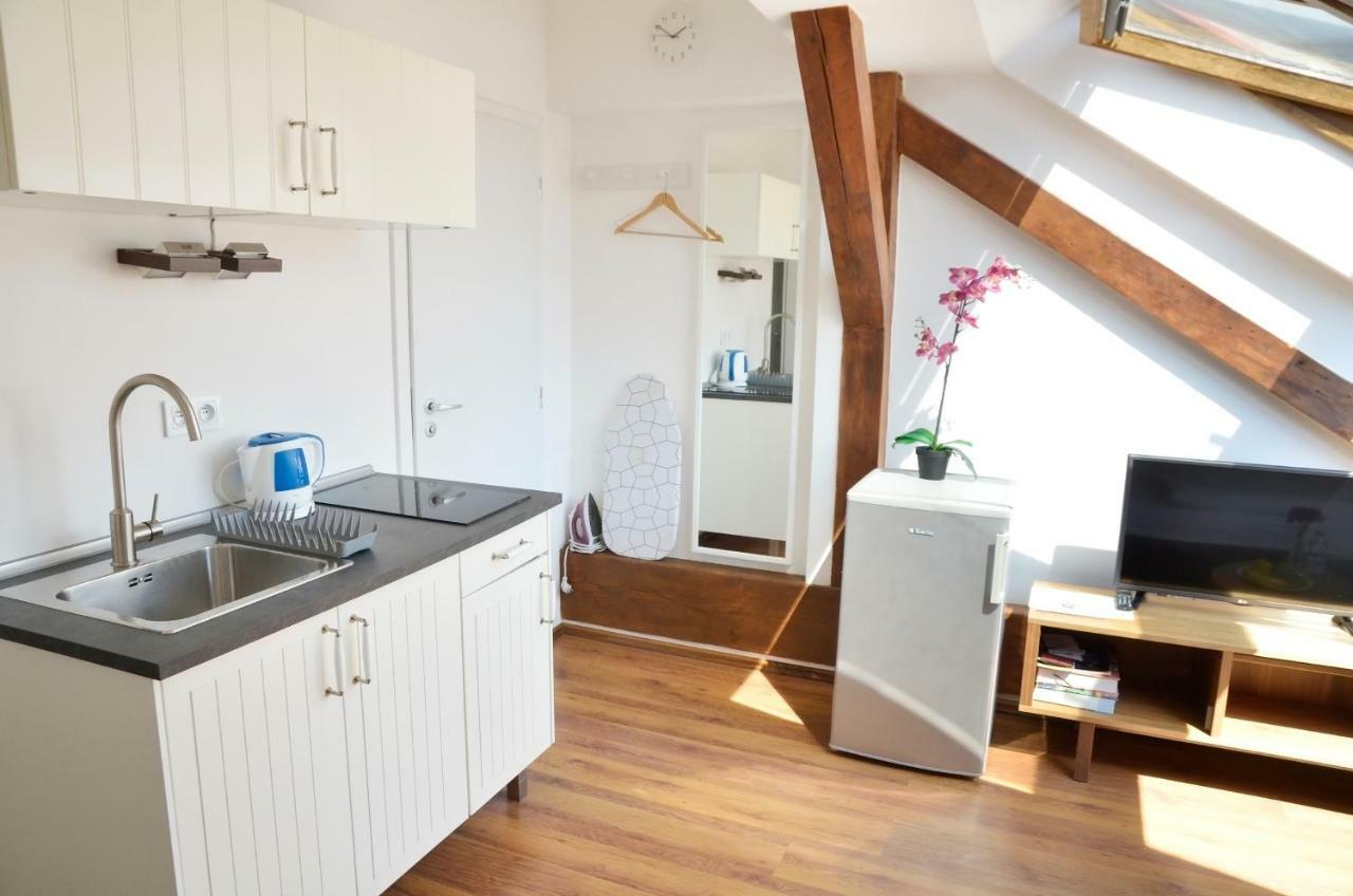 The Republic Garden Hostel Prague Luaran gambar